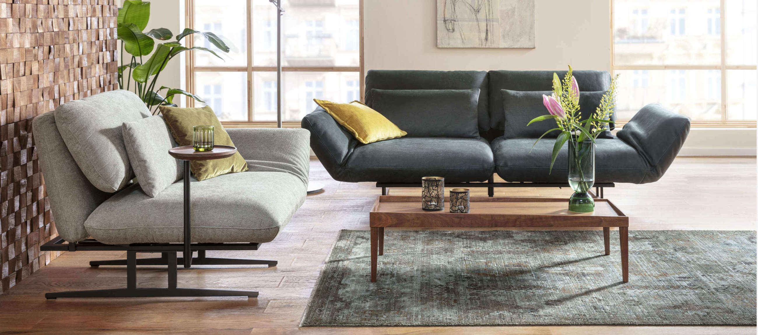 Sofa Messina von Signet ist ein multifunktionales Sofa. Hier als 2-Sitzer mit Leder bezogen. Funktionssofa Messina von Signet.
