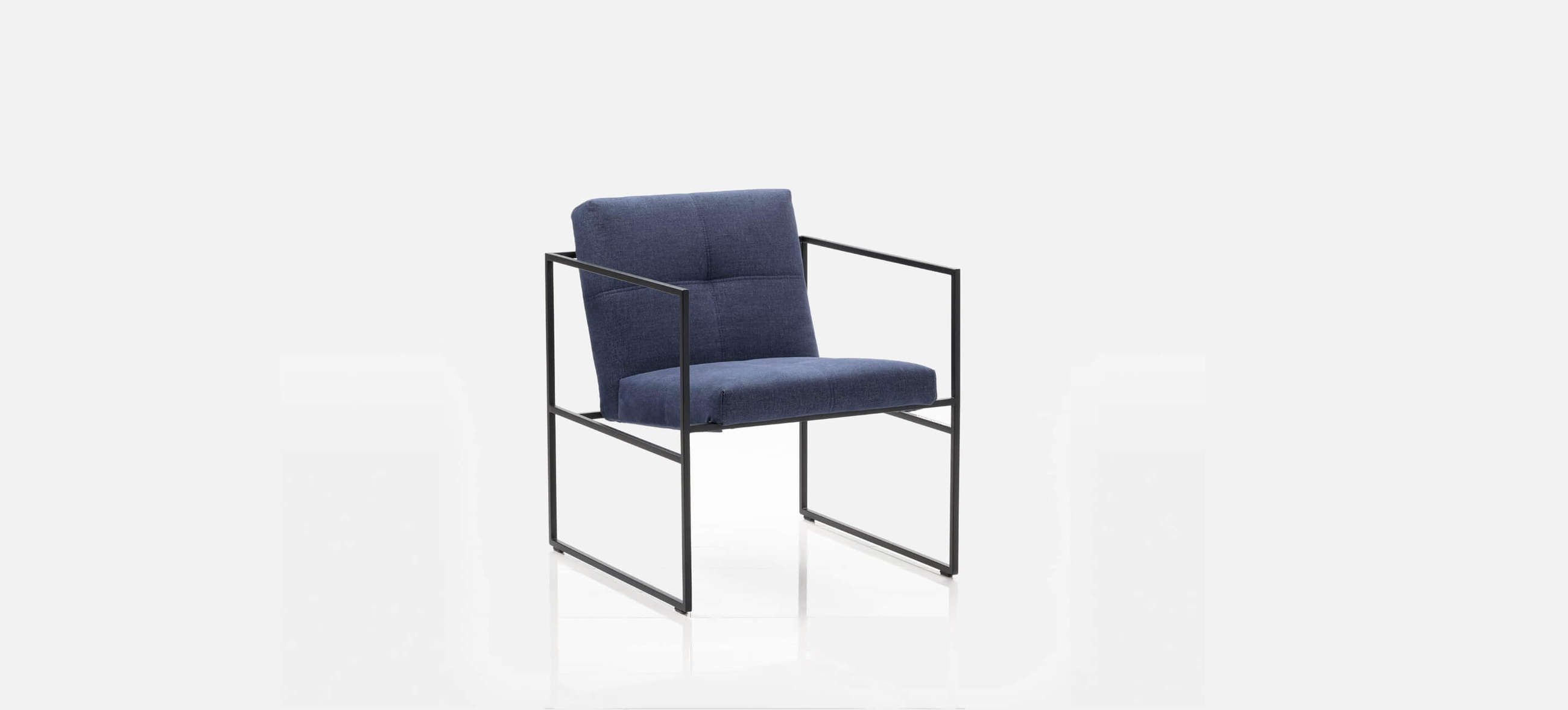 Sessel grace metal smooth von bruehl mit Stoffbezug und Haftung. bruehl grace metal smooth hefting