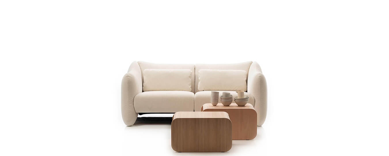 Das Sofa Bongo Bay von Brühl als 2-Sitzer in hellem Stoff. Sofa Bongo Bay Brühl beige Stoff