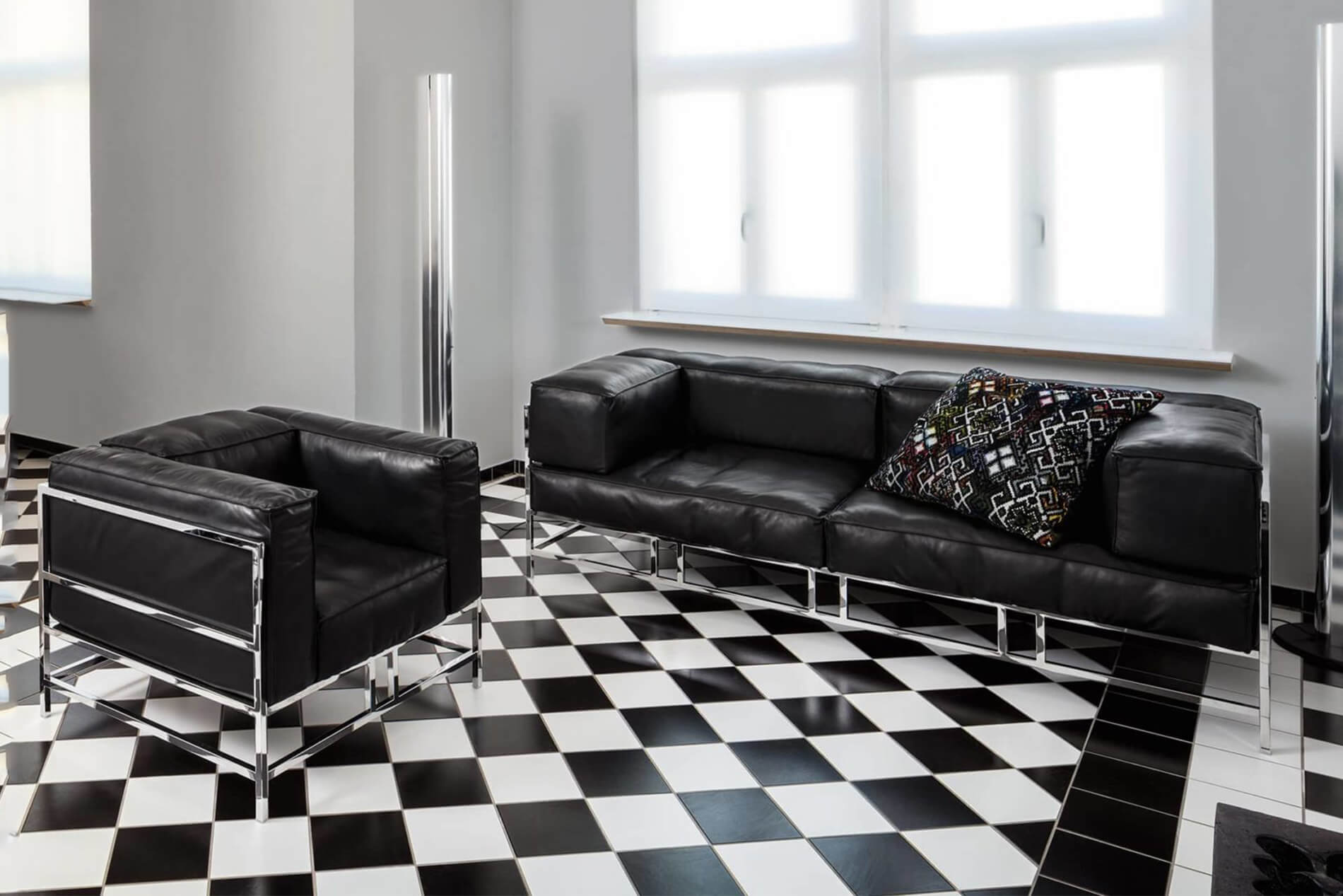 Sofa und Sessel Easy Pieces Forever von Brühl in schwarzem Leder. Sofa Easy Pieces Forever Brühl