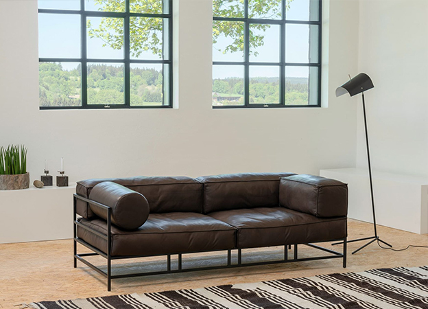 Das Design Sofa Easy Pieces Forever von Brühl in braunem Leder. sofa easy pieces forever brühl leder braun