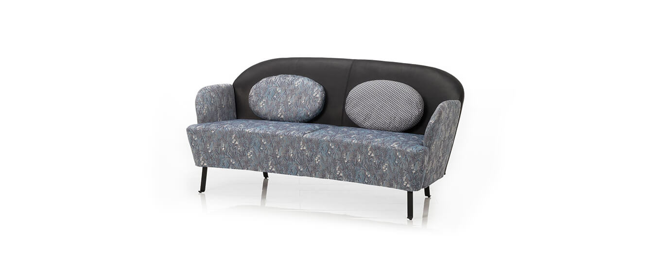 Das Sofa Floret von Brühl in zweifarbigem Bezug. Sofa Floret Brühl