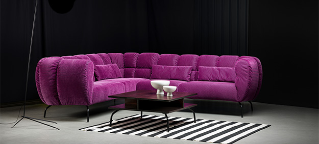 Das Ecksofa Magnolia von Brühl in pinkem Velour. ecksofa magnolia brühl