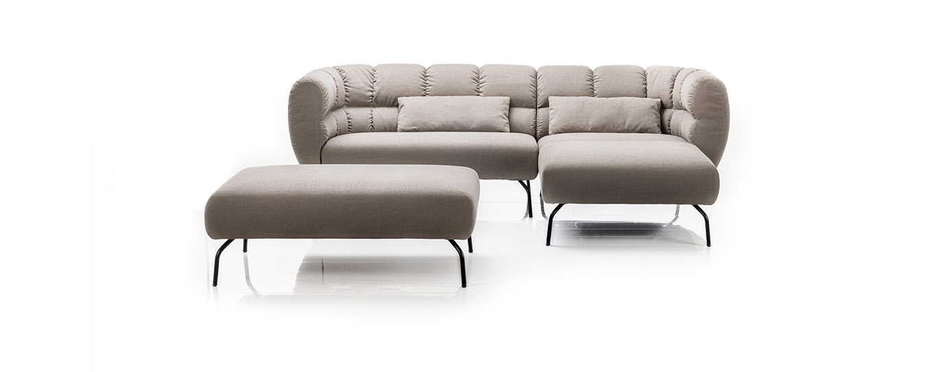Das Ecksofa Magnolia von Brühl mit Hocker. sofa magnolia brühl hocker