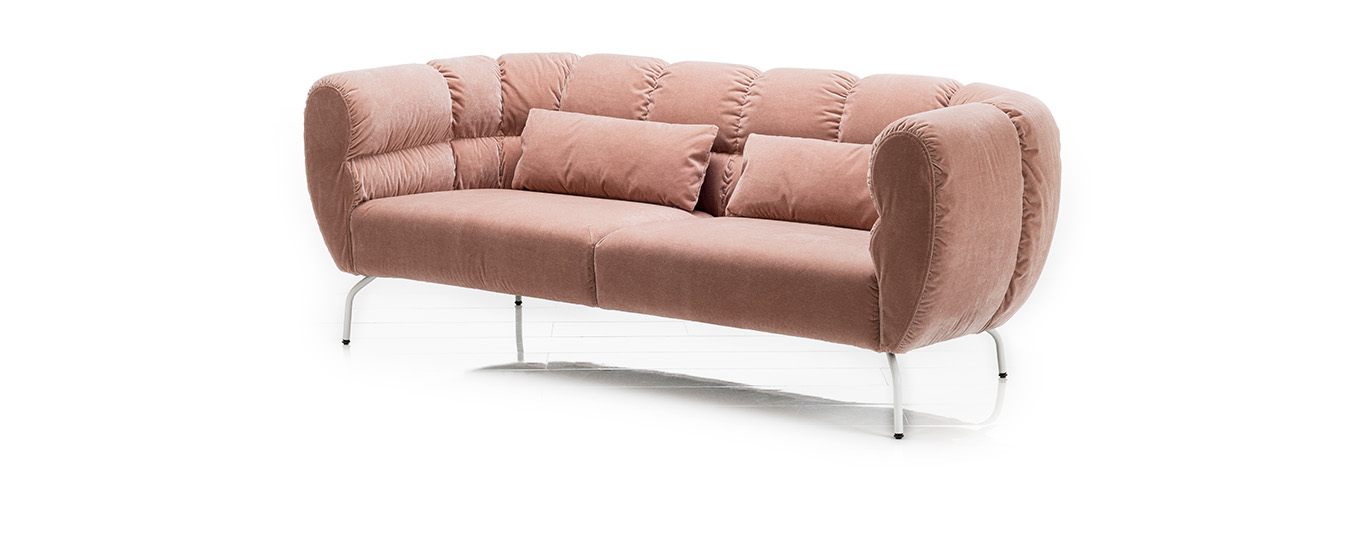 Das Sofa Magnolia von Brühl in Samtstoff. sofa magnolia brühl