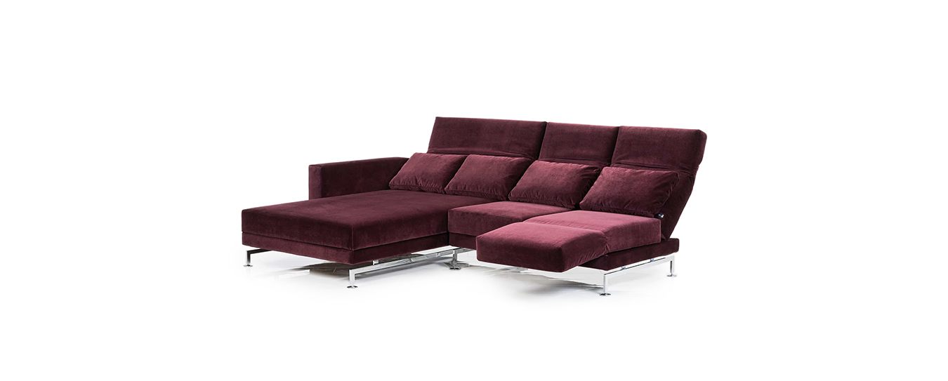 Das Moule Ecksofa von Brühl in Velourstoff und verwandelten Rücken und Sitzelement. Ecksofa Schlafsofa Moule Brühl
