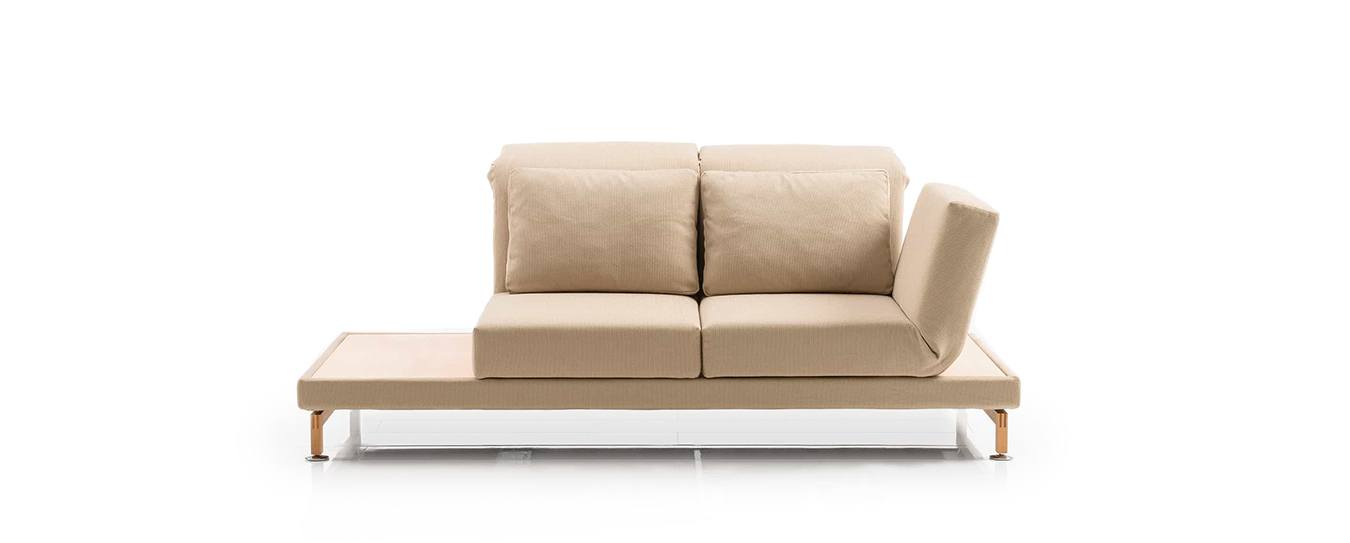 Das Funktionssofa Moule small von Brühl in asymmetrischer Form. Funktionssofa Schlafsofa Moule small Brühl