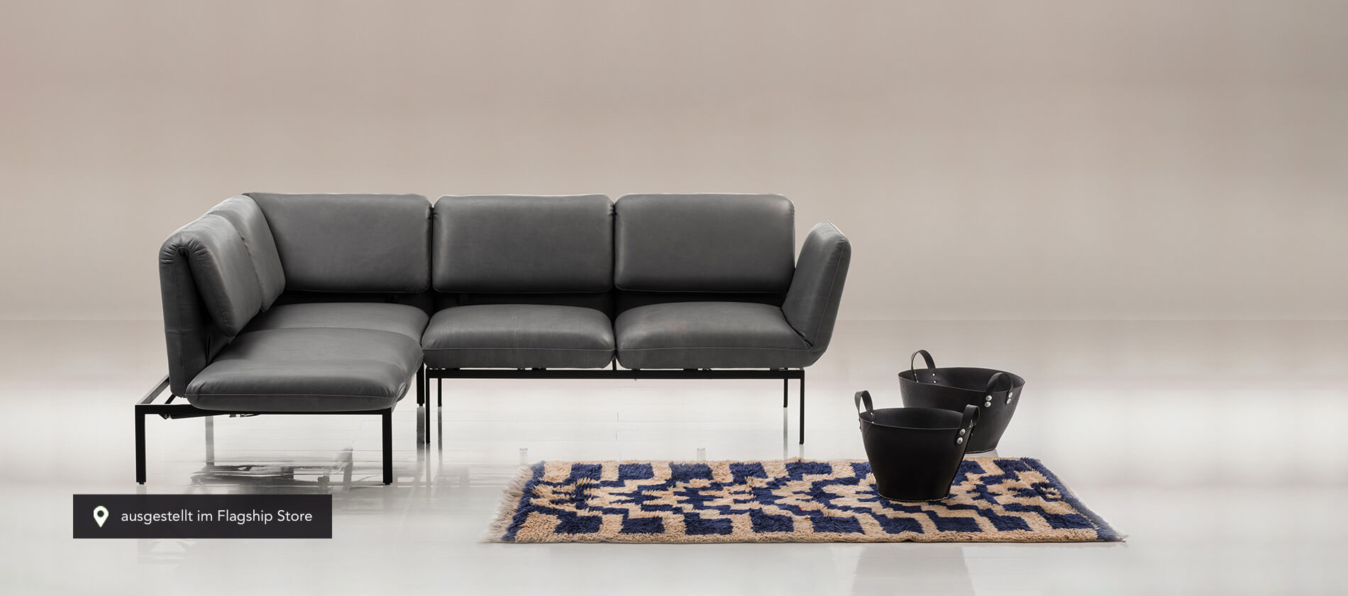 Das Ecksofa roro von Brühl in grauem Leder. ecksofa funktionssofa roro brühl leder