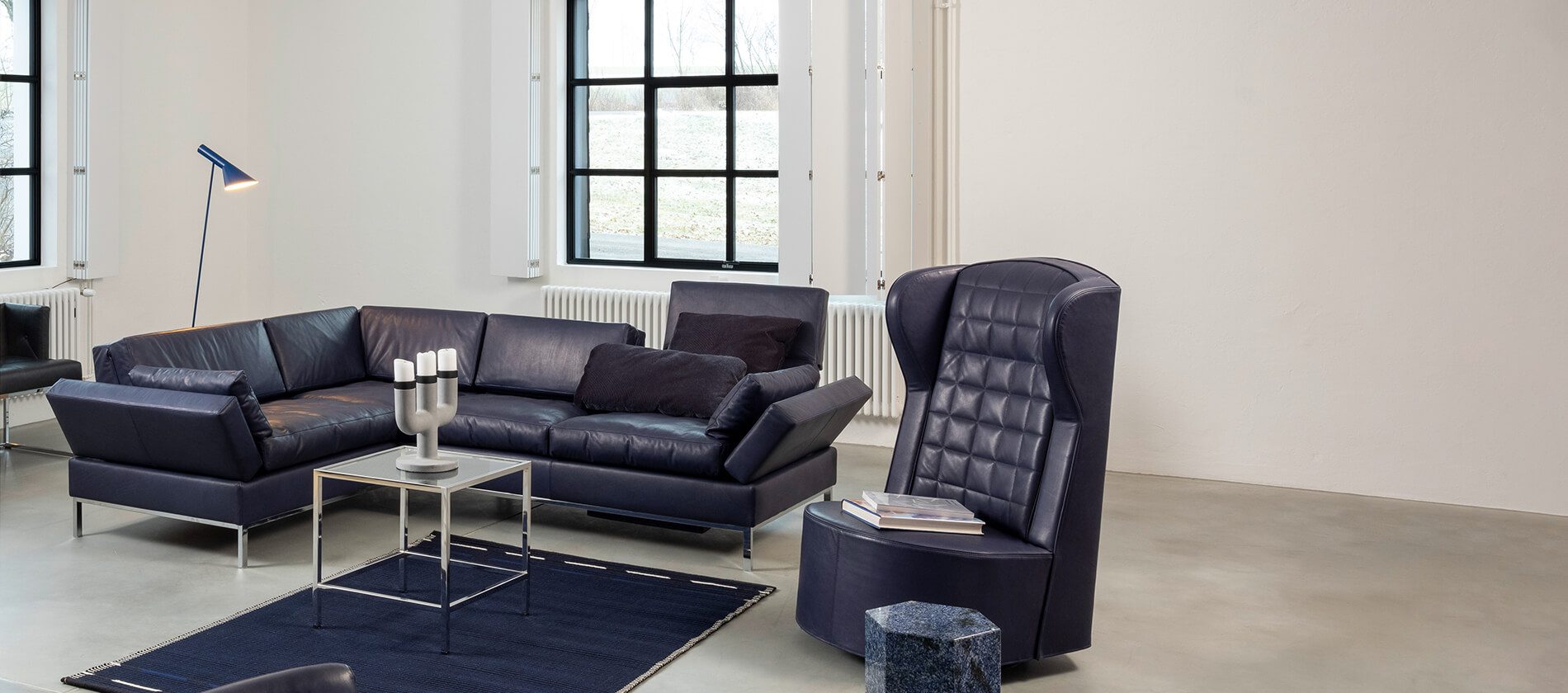 Das Ecksofa Tomo soft von Brühl in blauem Leder. ecksofa tomo soft bruehl leder