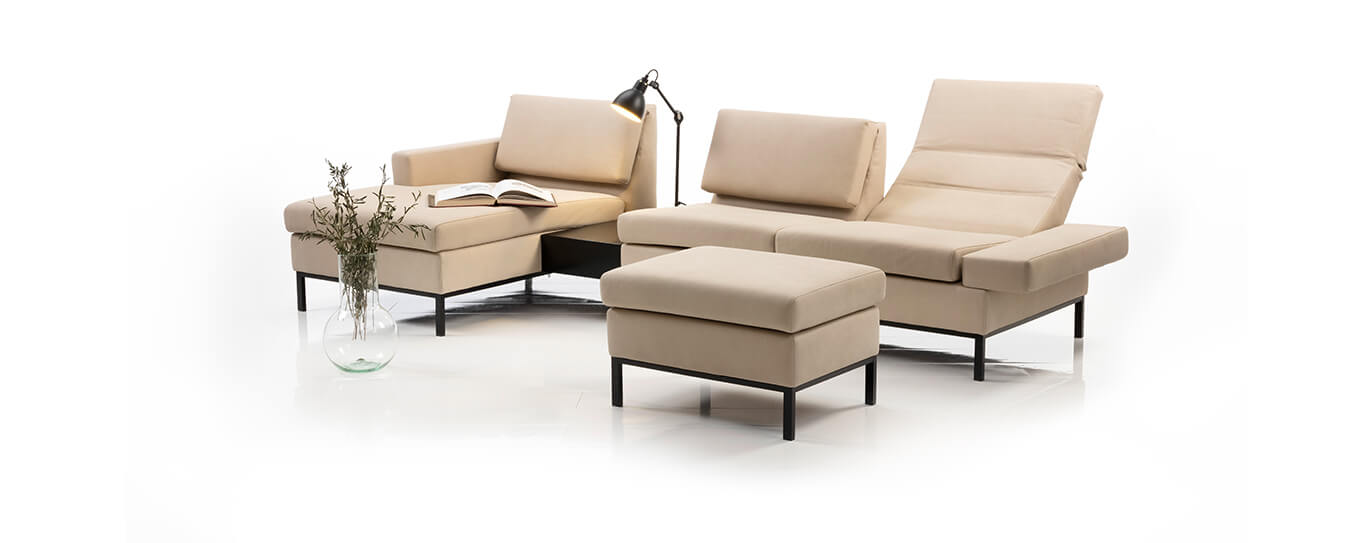 Das Ecksofa Tomo soft von Brühl mit Tischelement. Ecksofa sofa tomo soft bruehl