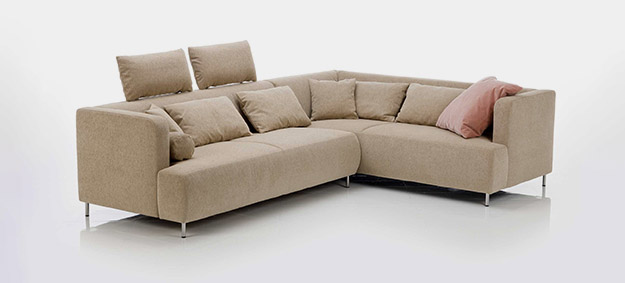 Das Ecksofa Aoyama von Brühl mit Kopfstützen. ecksofa aoyama brühl kopfstütze