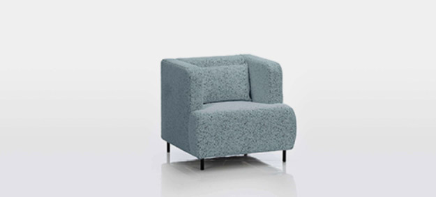 Der Sessel Aoyama von Brühl in blauem Stoff. sessel aoyama brühl