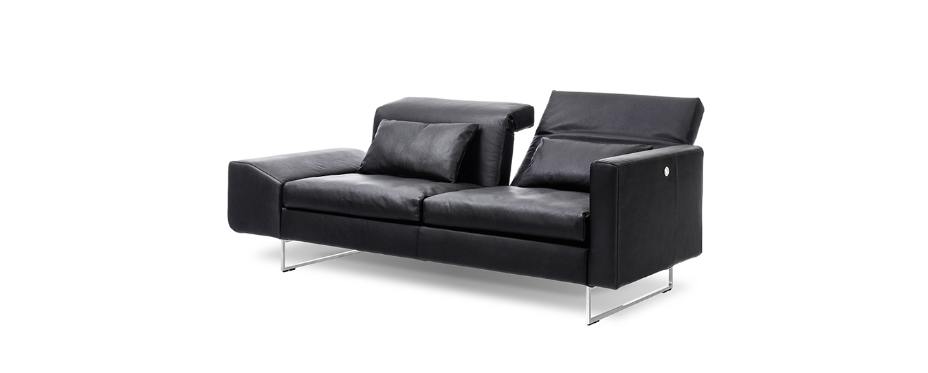 Das Funktionssofa Embrace von Brühl in Leder. Sofa Embrace Brühl Leder