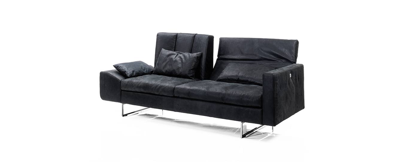 Sofa Embrace von Brühl in elegantem Leder. Sofa Funktion Embrace Brühl Leder