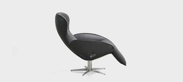 Der Relaxsessel Daydreamer von Jori in der Seitenansicht. relaxsessel daydreamer jori leder schwarz