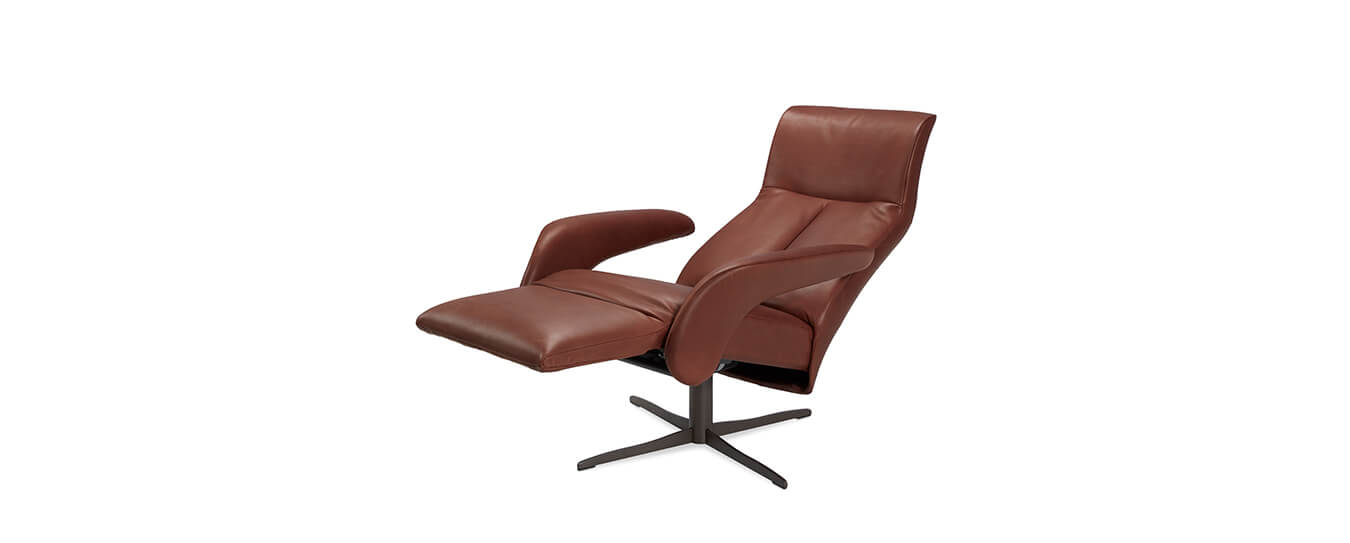 Der Relaxsessel Symphony von Jori in Relaxposition. relaxsessel sessel symphony jori leder