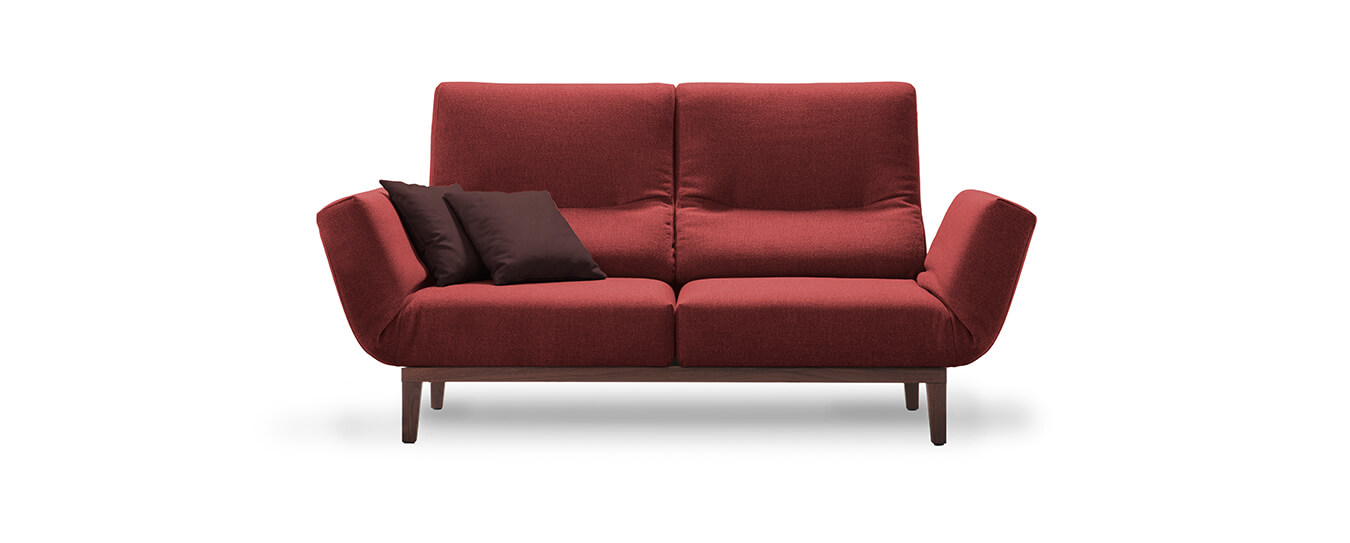 Das Sofa Chimba von Signet im Stoff Luba, Farbe marsala. Sofa Funktionssofa Chimba Signet