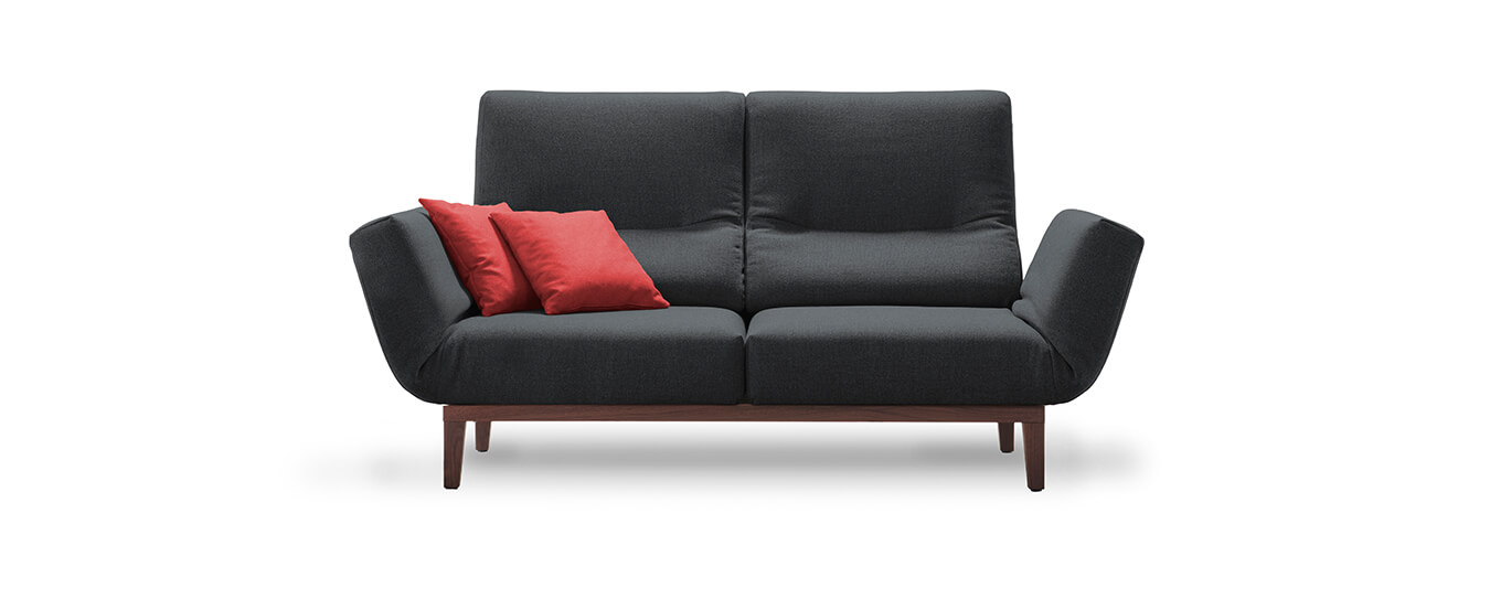 Das Sofa Chimba von Signet im Stoff Luba, Farbe stahl. Sofa Funktionssofa Chimba Signet