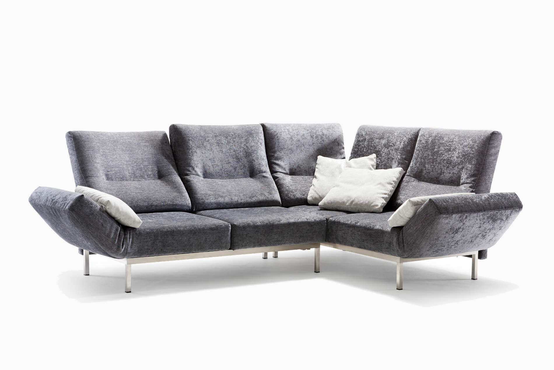 Ecksofa Chimba von Signet mit Drehsitzen, absenkbaren Rücken und dem Stoff Abby. Ecksofa Funktionssofa Chimba Signet Abby Edelstahlfuesse