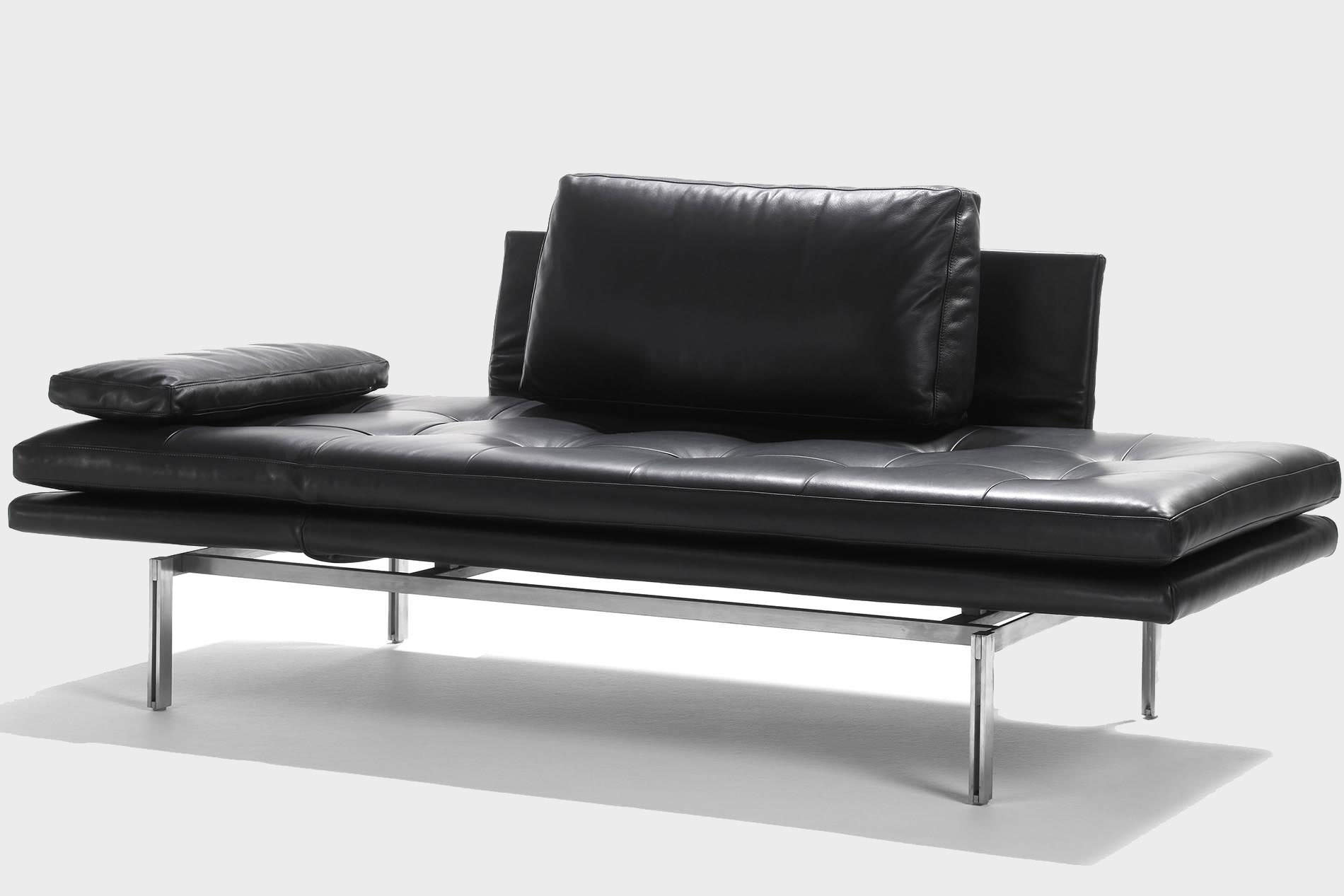 Hier sehen Sie die Fidu Liege von Signet. Fidu Signet Liege Schlafsofa Leder