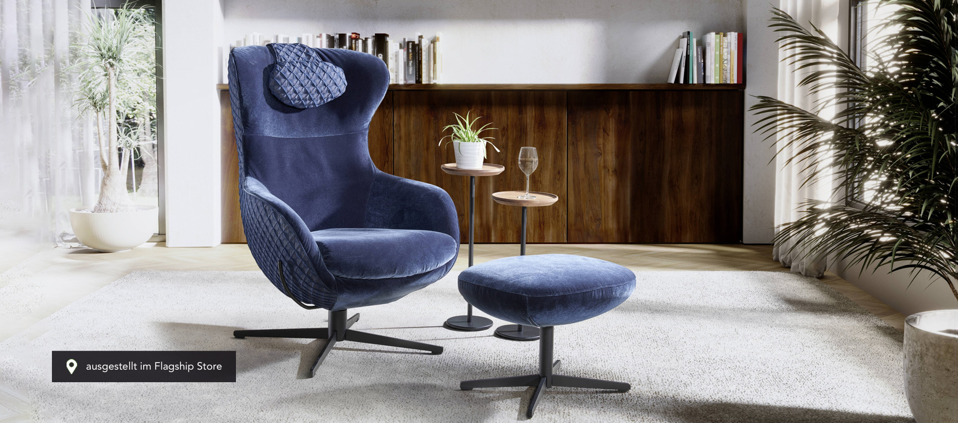 Der Sessel Jester von Signet mit Hocker. Sessel Jester Signet