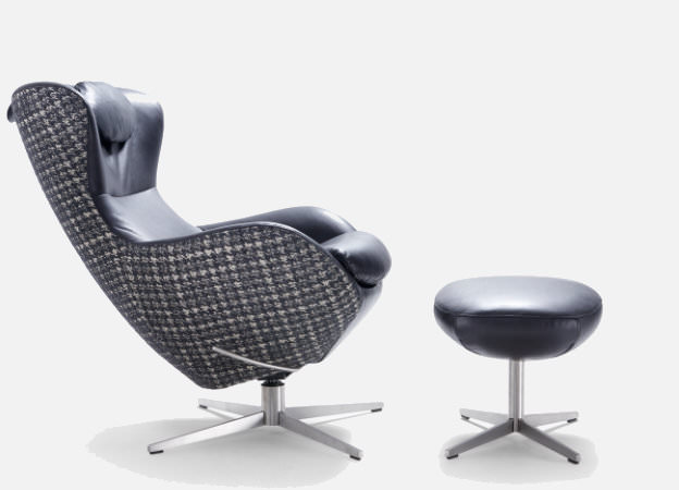 Sessel Jester von Signet mit Hocker mit Stoff und Leder. Signet Sessel Jester Hocker Stoff Leder