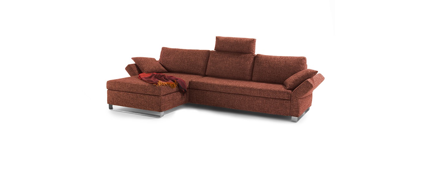 Das Ecksofa Lazlo von Signet mit Schlaffunktion in Stoff. Lazlo Ecksofa Signet Schlafsofa Stoff Edelstahlkufen Bettkasten Kopfstütze