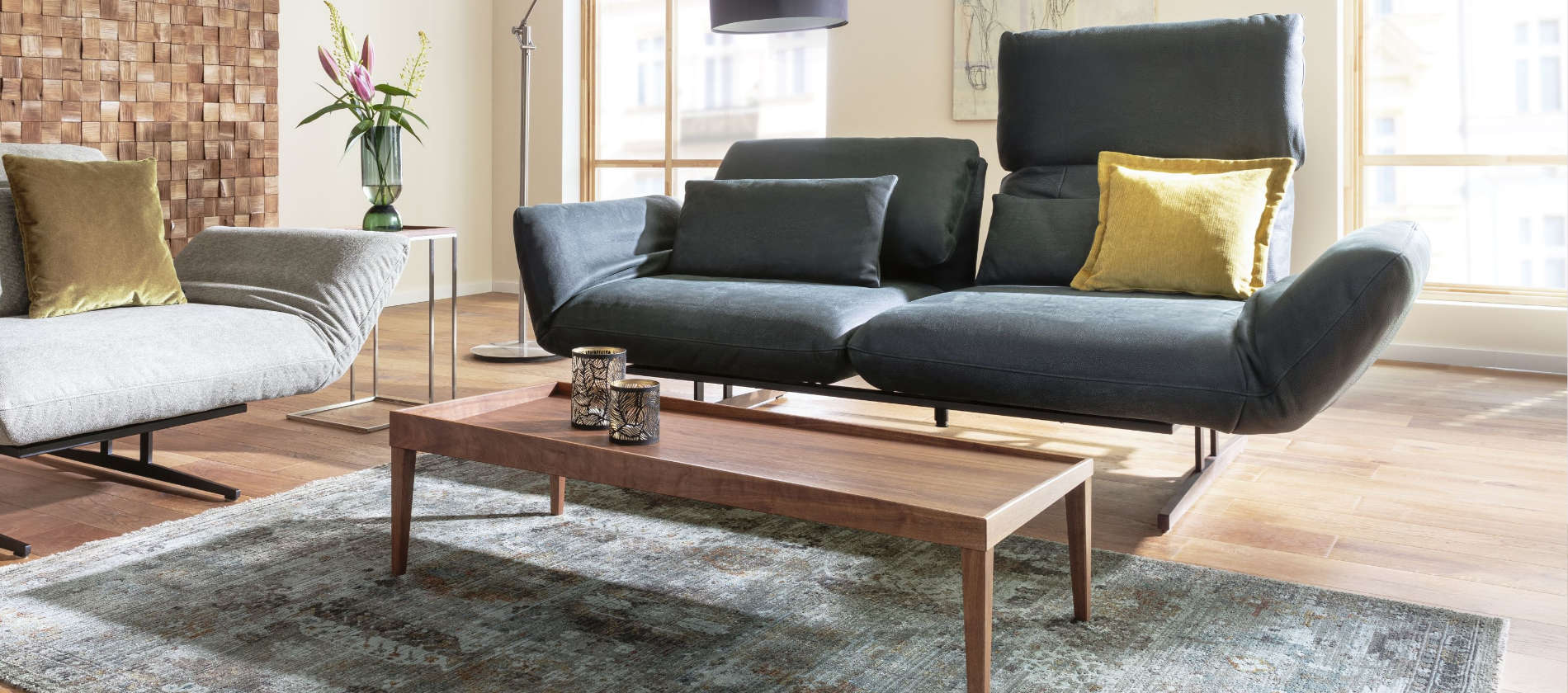 Funktionssofa Messina von Signet. Funktionssofa Messina von Signet mit Drehsitzen und klappbaren Rücken.
