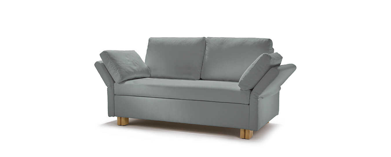 Das Schlafsofa Paula von Signet im Bezug Cool, Farbe lichtgrau. Signet Schlafsofa Paula