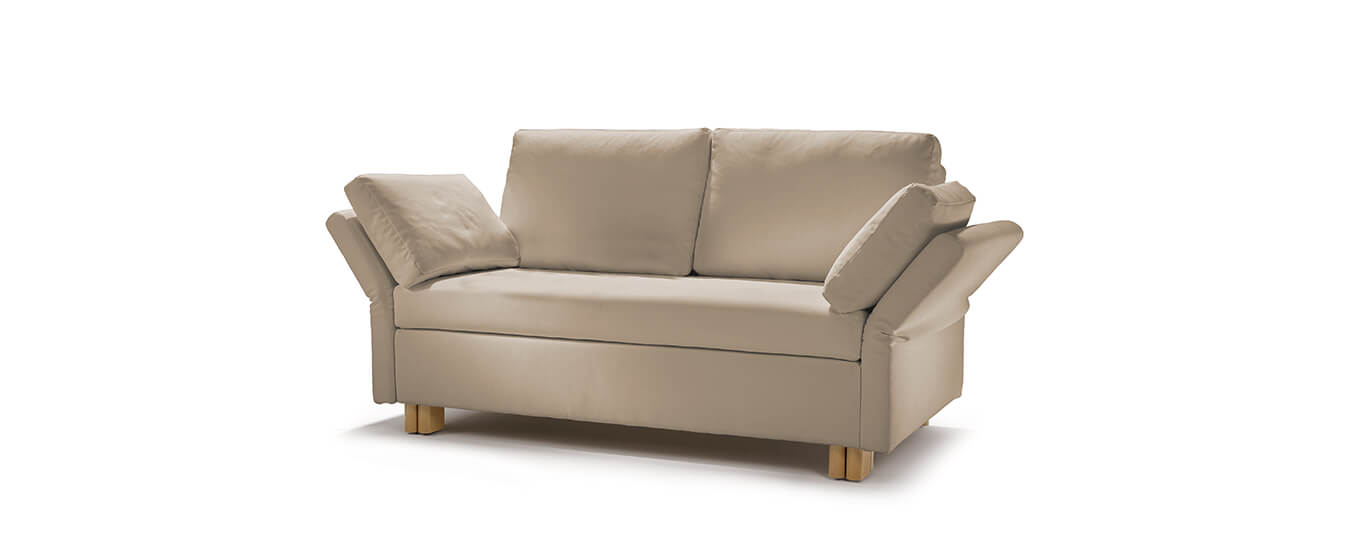 Das Schlafsofa Paula von Signet im Stoff Cool, Farbe sand. Schlafsofa Signet Paula
