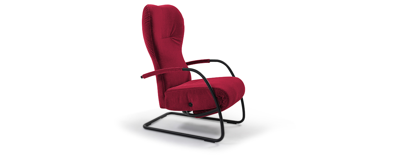 Der Relaxsessel Roccer von Signet im Samtstoff Genua, Farbe rot. Relaxsessel Roccer Signet Rundrohr