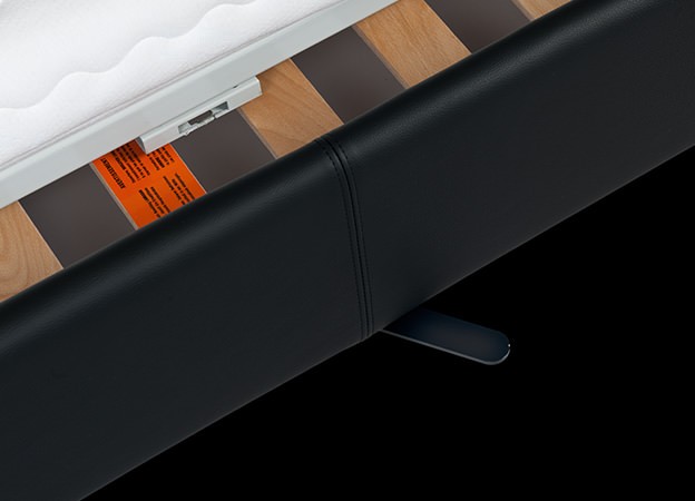 Öffnungshebel für die Auszugsmechanik des Doppio Schlafsofas. Swiss Plus Schlafsofa Bed for Living Doppio